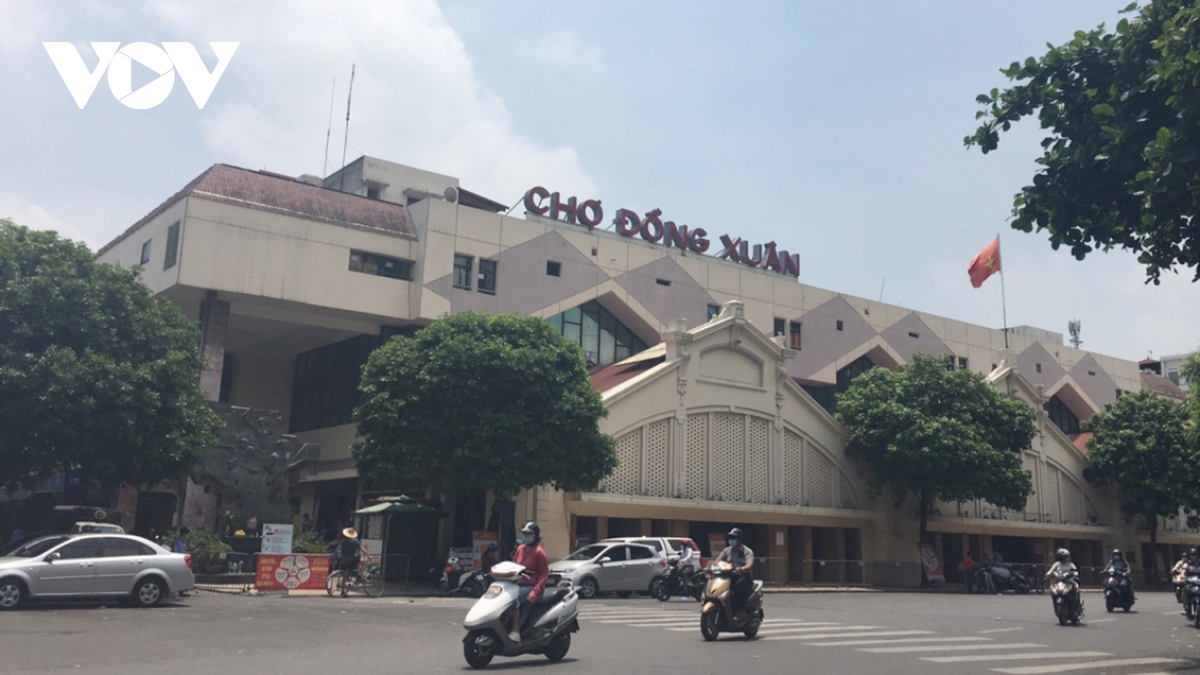 Hanoi’s largest wholesale market left deserted amid COVID-19 threats